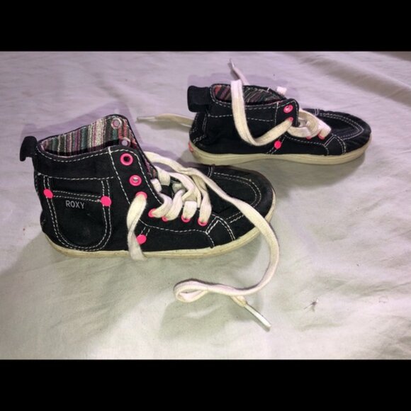 Sneakers - Picture 11 of 11